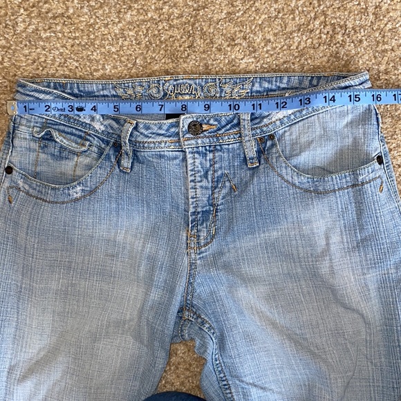 Squeeze Jeans - Picture 11 of 15